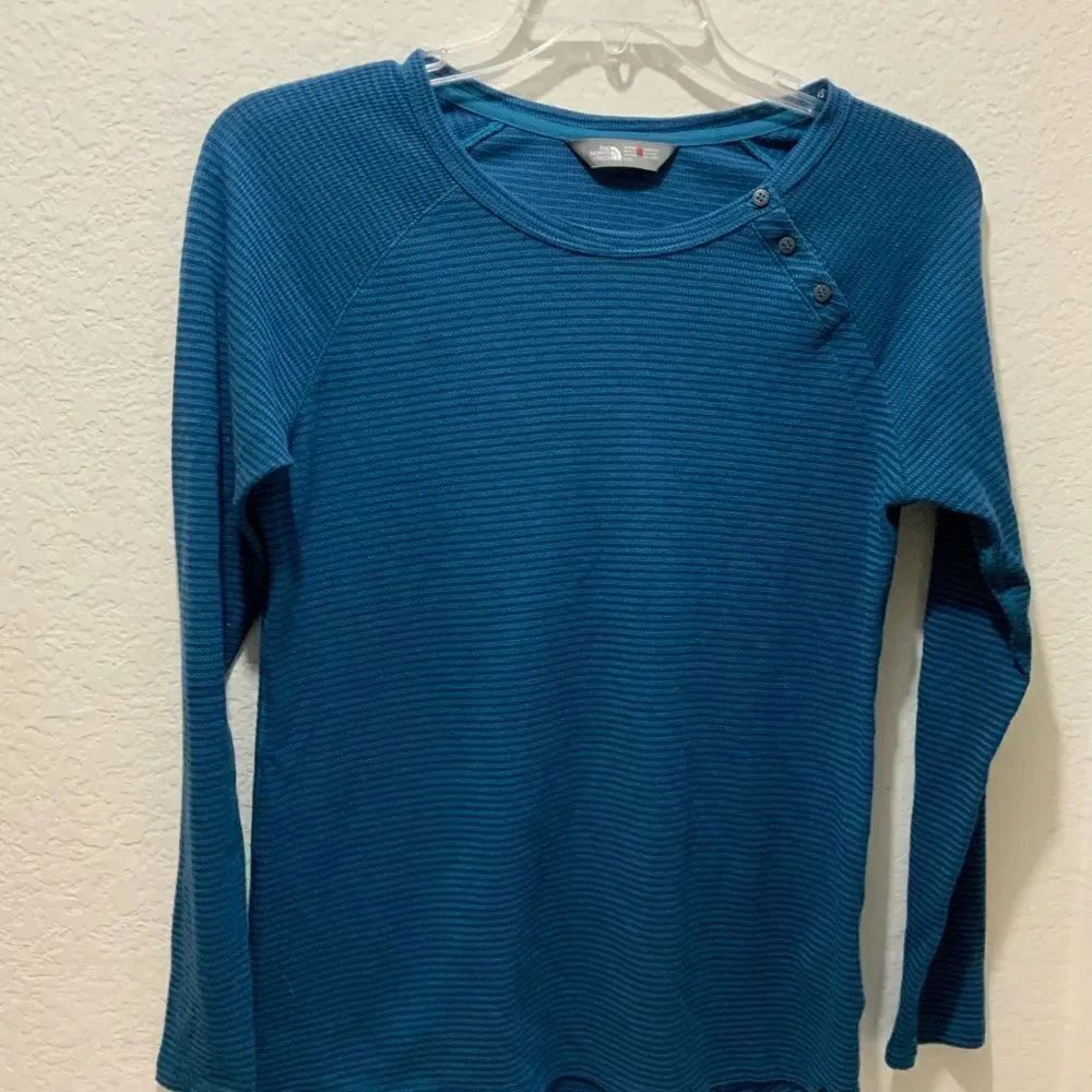 The North Face Top Womens Large Blue Green Stripe 3/4 Sleeves Boatneck Shirt.